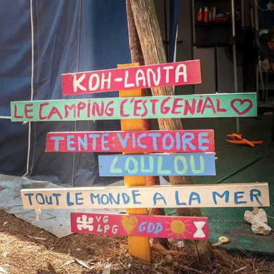 Panneau Campeur au Ceinturon 3 à Hyères Panneau Campeur au Ceinturon 3 à Hyères